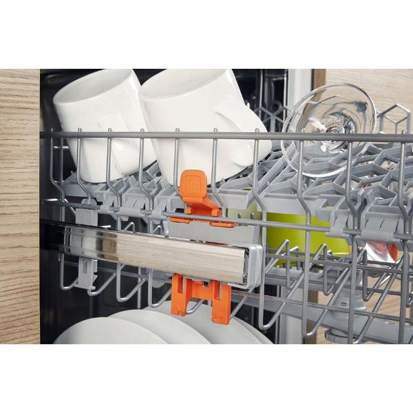 Hotpoint HSICIH4798BI Integrated Slimline Dishwasher - 10 Place Settings_innerview