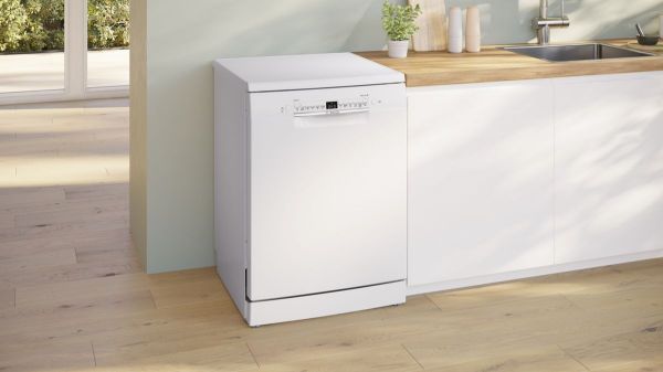 Bosch SMS2HVW67G Freestanding Dishwasher in White_room view