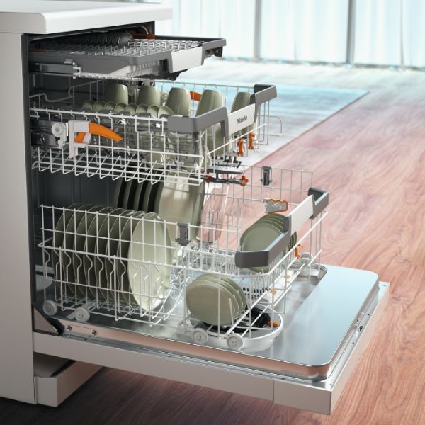 Miele G7600 SC WH Freestanding Full Size Dishwasher with AutoDos_interior