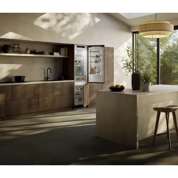 Liebherr  ICNd 5603 Pure NoFrost Integrated Fridge Freezer with EasyFresh _room view