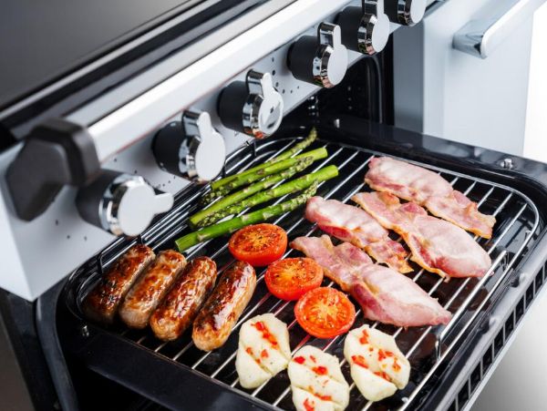Rangemaster 18144 Estel Deluxe 110 Dual Fuel Range Cooker in Gloss Black with Antique Brass Trim - ESDLB110DFPGBL/AB1_grill