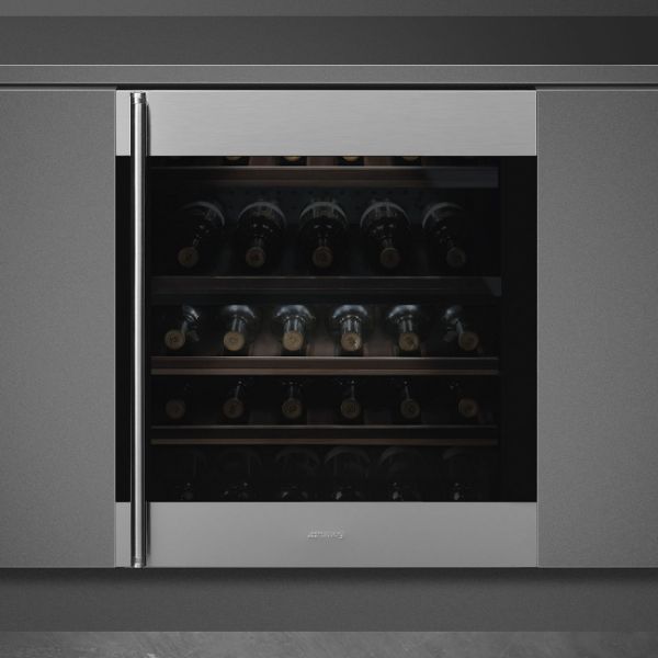 Smeg CVI338RX3 60cm Classic U/C Wine Cooler with Right Hand Hinge in Stainless steel_ front view fitted