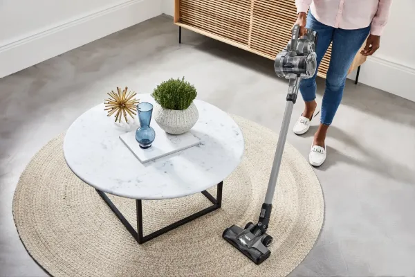 VAX CLSV-B4CS Blade 4 Classic Cordless Vacuum Cleaner - Graphite & Silver_rug