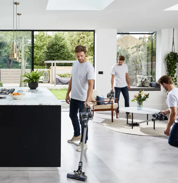 VAX CLSV-B4CS Blade 4 Classic Cordless Vacuum Cleaner - Graphite & Silver_in use