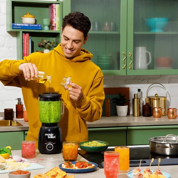 Nutribullet 02643 Magic Bullet Blender - Black_in use 1