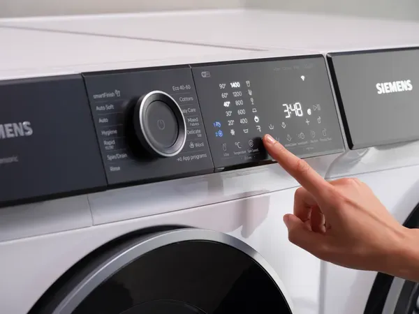 Siemens WG46H2A9GB iQ500 Washing machine, front loader 9 kg 1600 rpm, White controls