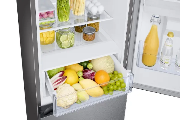 Samsung RB34C632ESA/EU 59.5cm 65 / 35 Split Fridge Freezer - Silver / White_fridge interior