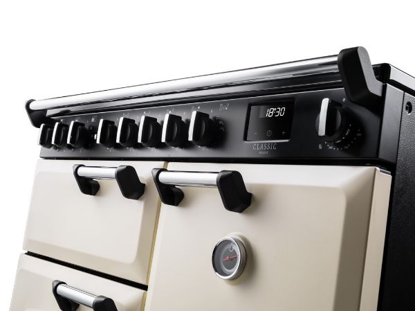 Rangemaster 14677 Classic Deluxe 100 Induction Range Cooker in Pale Cream with Chrome Trim - CLDL100EIPPCR/CM1_controls