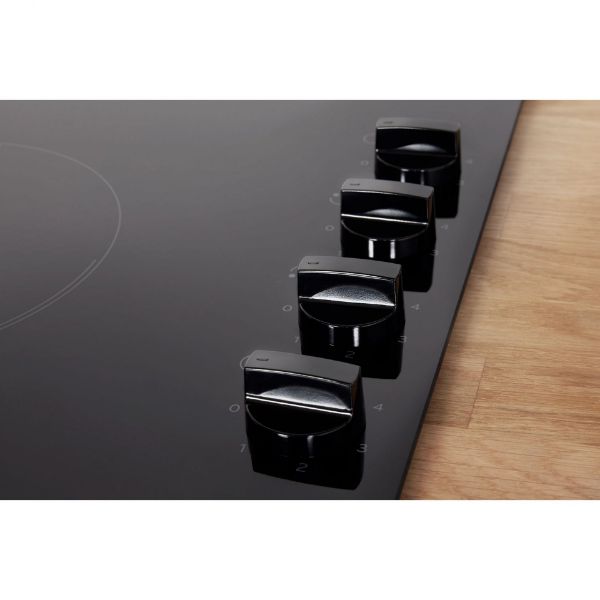 Indesit RI 860 C Hob - Black controls
