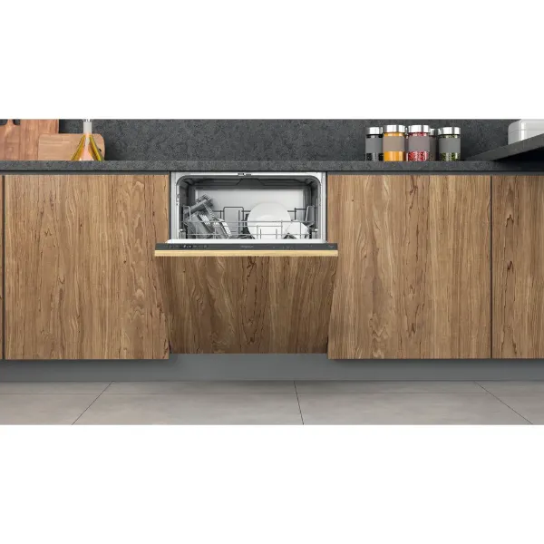 Hotpoint H2I HD526 B UK Built-in 14 Place Settings Dishwasher main 2