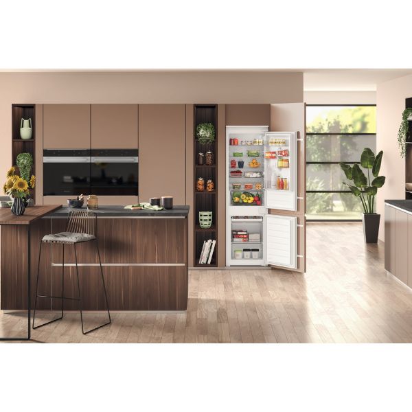 Hotpoint HTC18D011A1 built in fridge freezer open 3