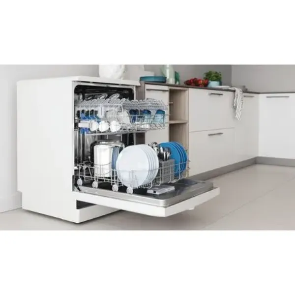 Indesit D2FHK26UK Push&Go Full Size Freestanding Dishwasher in White 