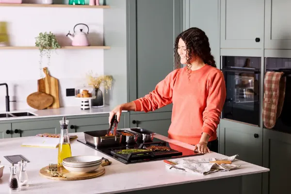 Neff V68YYX4C0 Flex Design 80cm Induction hob with Integrated Ventilation System in Black