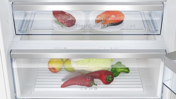 Neff KB7966DD0, Built-in fridge-freezer with freezer at bottom 