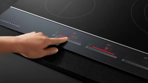 Fisher & Paykel CI904CTB1 90cm 4 Zone Induction Hob - Black Glass