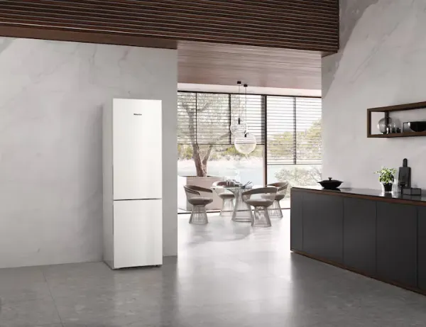 Miele KFN4395CDWH Freestanding fridge-freezer_view