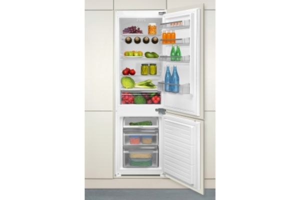 CDA CRI771 Integrated 70/30 Fridge Freezer_Installed Kitchen View