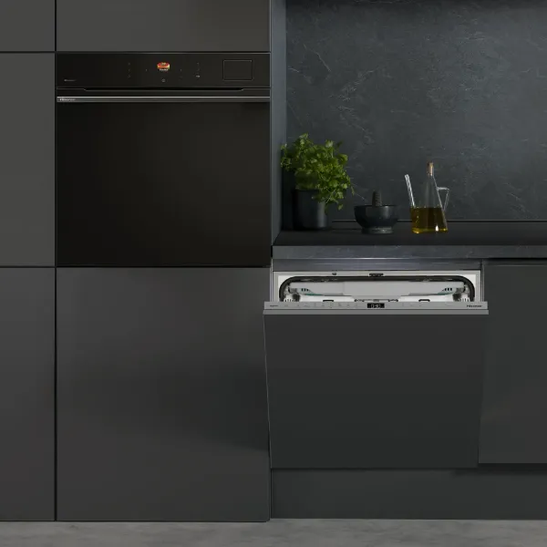 Hisense HV16AUK Full-Size Fully Integrated Dishwasher - 16 Place Settings_room view 2
