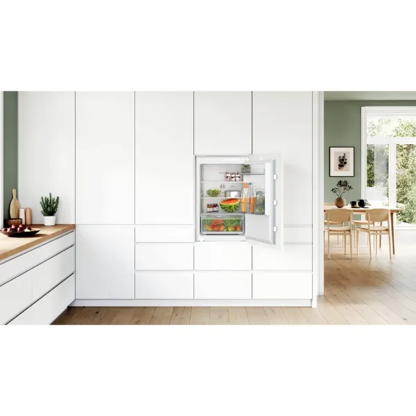 Bosch KIR21NSE0 Built-in fridge_installed