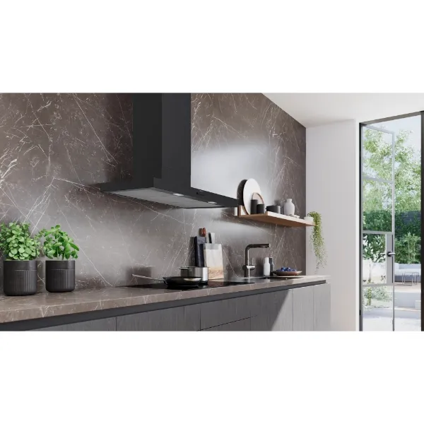 Siemens LC95BCC60B Wall-mounted cooker hood in matt black _installed