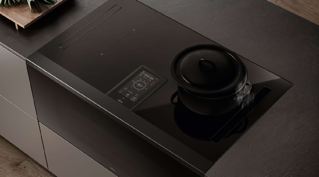 Elica LHOV extra-wide oven cavity